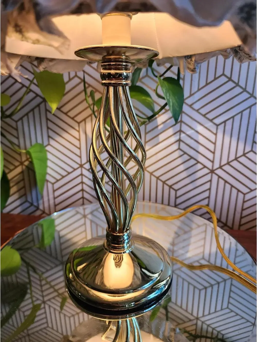 Vintage Gold Twisted Brass Accent Lamp 17